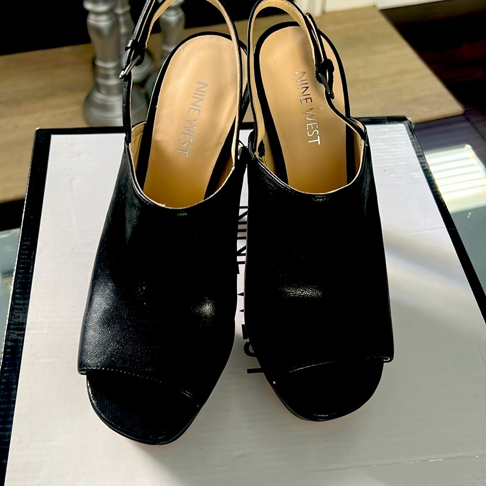 Genuine Leather, Nine West Slingback platform sandal - size 6.5, new